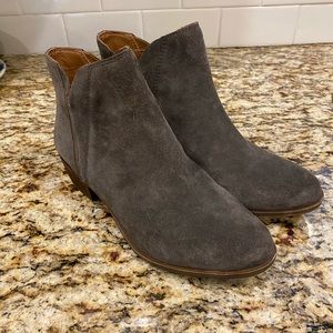 Lucky gray bootie